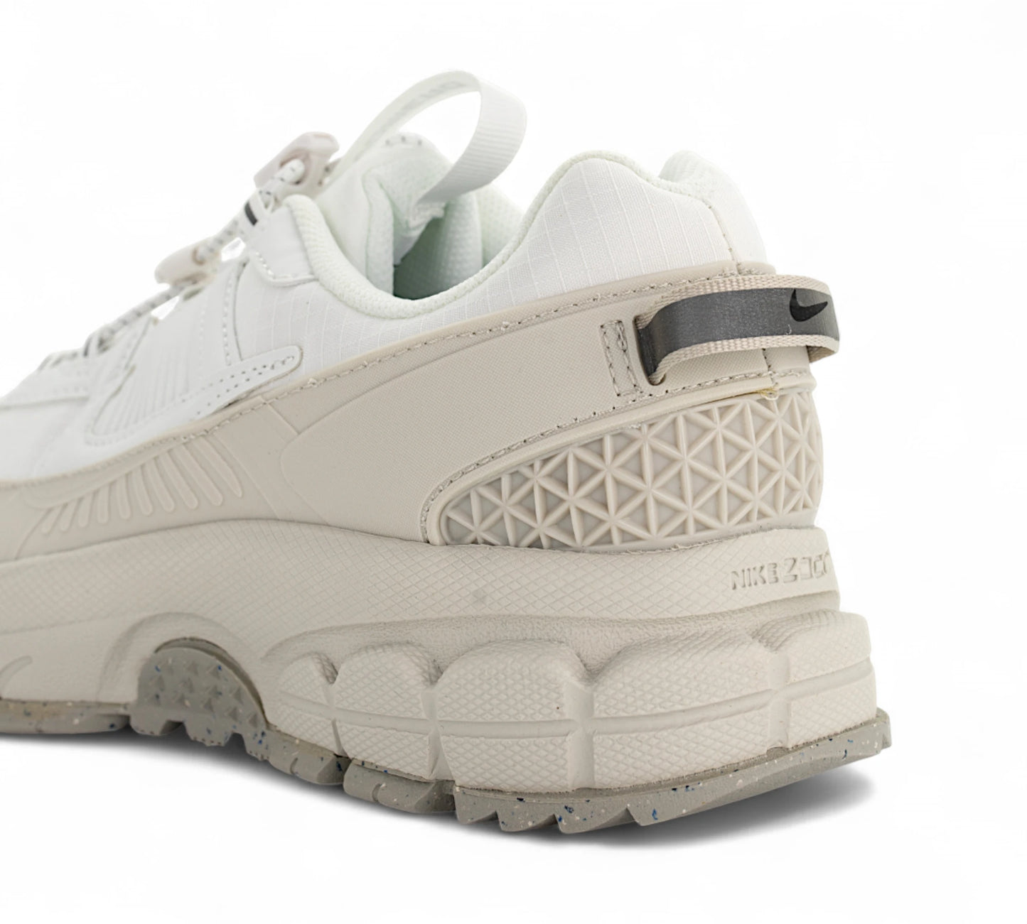 Nike Zoom Vomero Roam - “Whiteout” Z