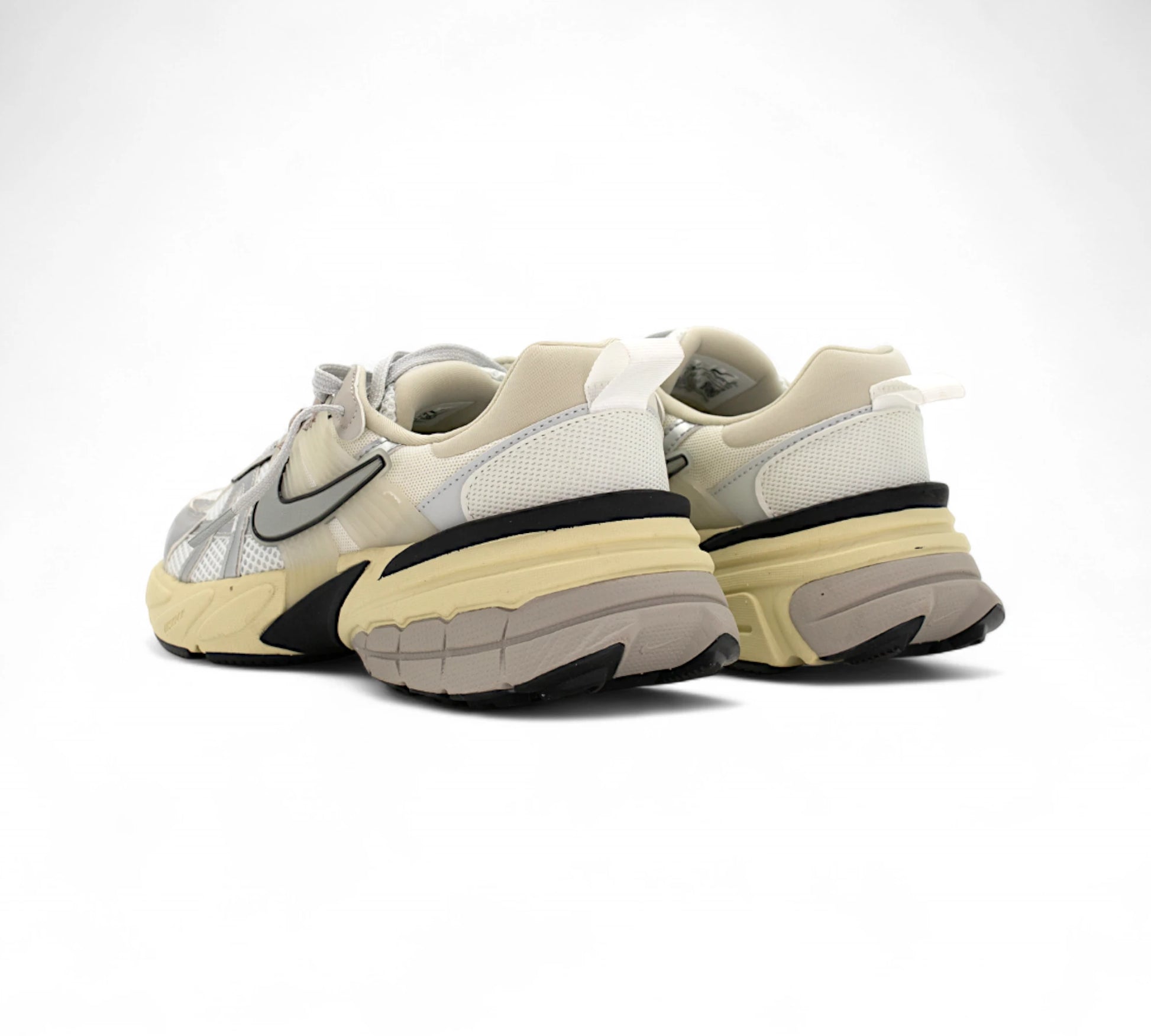 Nike V2K Run trainers — купить кроссовки Nike в Алматы фото 3 | GAMEOVERSHOP