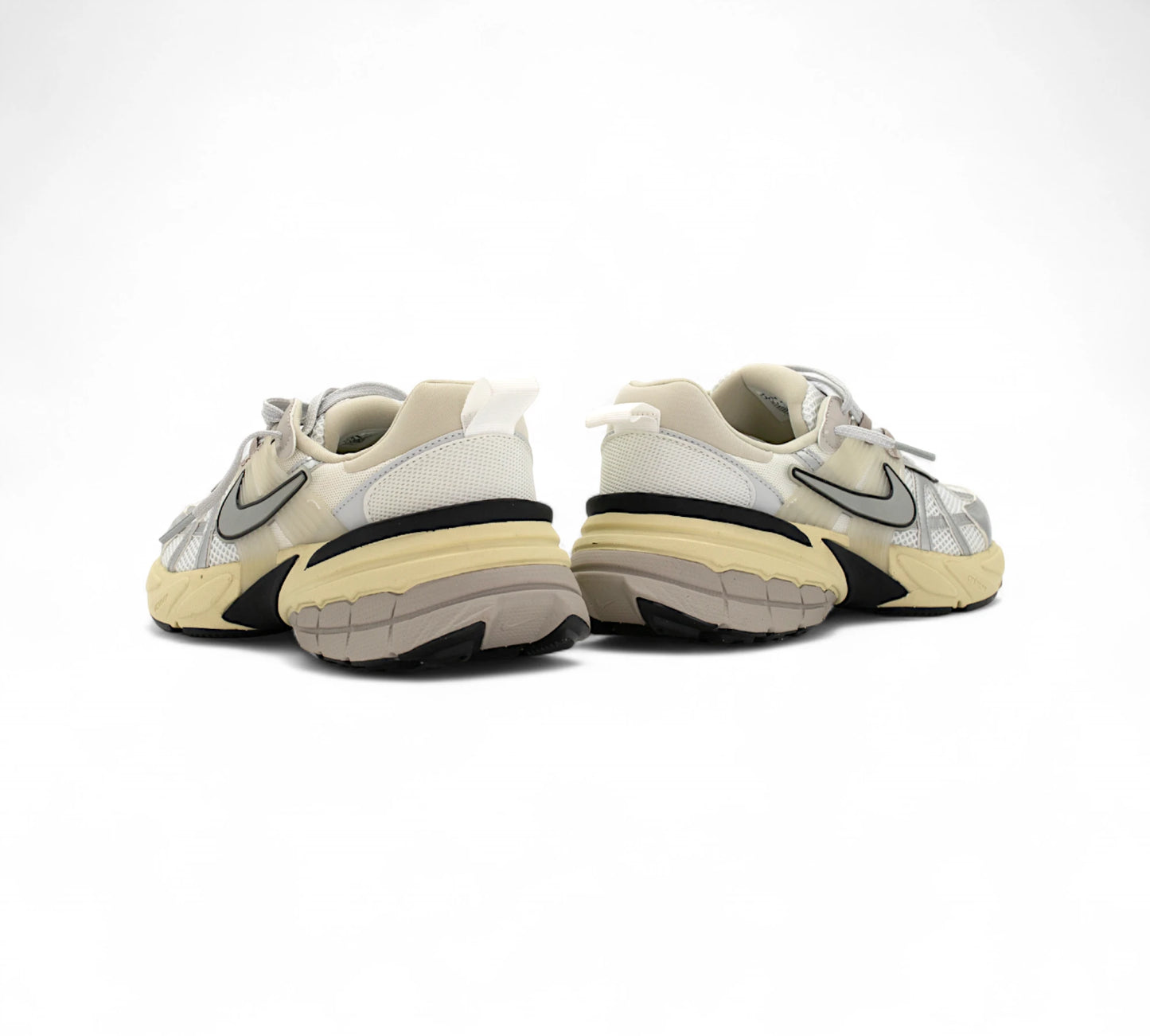 Nike V2K Run trainers — купить кроссовки Nike в Алматы фото 4 | GAMEOVERSHOP
