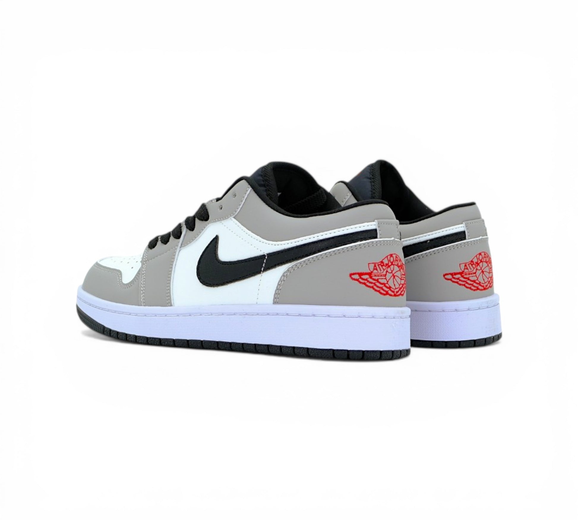 Кроссовки Jordan Air Jordan 1 Low серые белые черные, вид сбоку