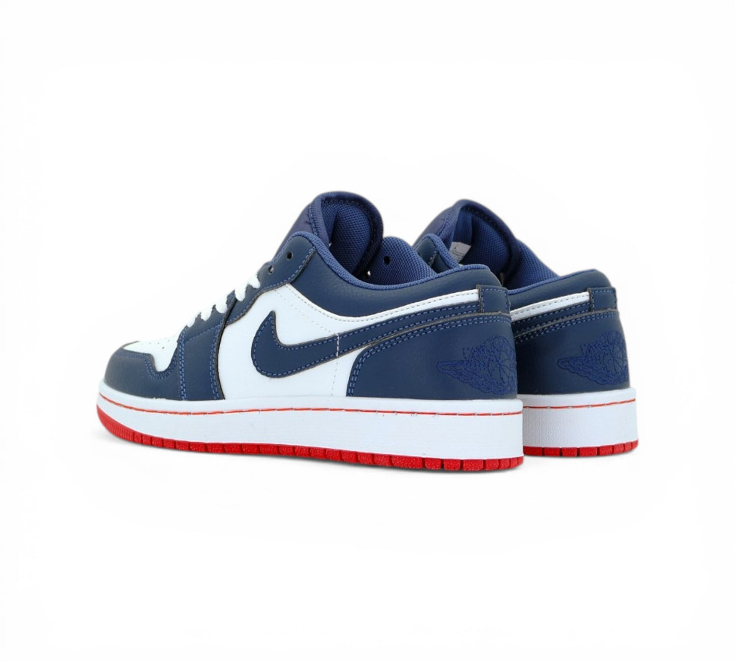 Кроссовки Air Jordan, тёмно-синие, белые, красные, вид сбоку