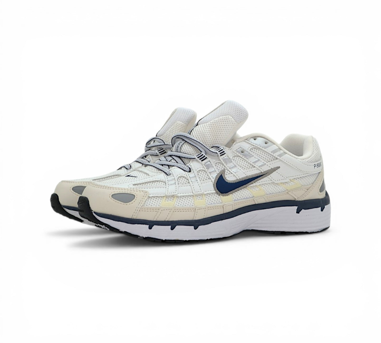 Кроссовки Nike P-6000, бежевые с темно-синим, вид сбоку