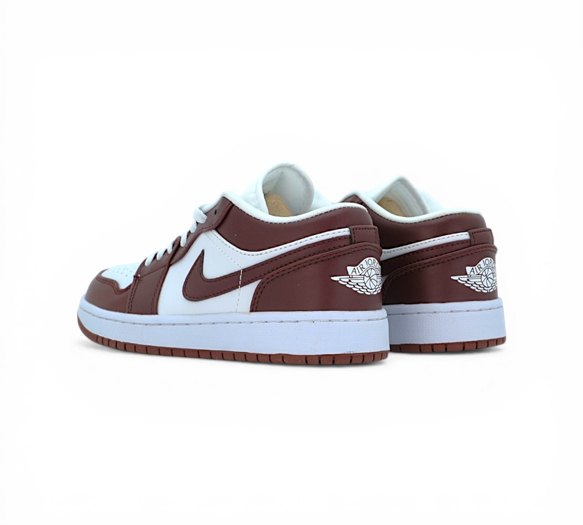 Кроссовки Nike Air Jordan, бело-бордовые, боковой ракурс