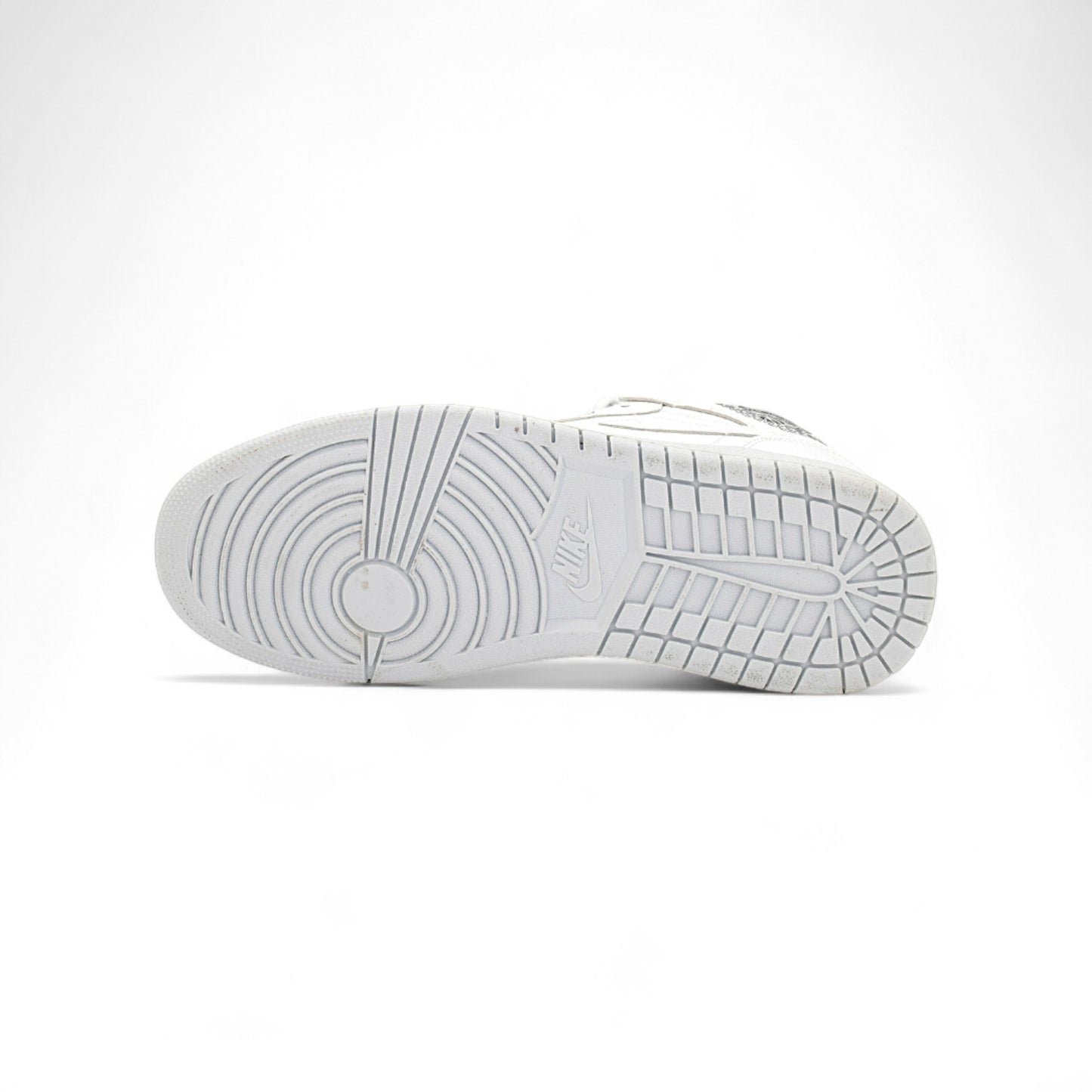 Air Jordan 1 Mid "Triple White" — купить кроссовки Jordan в Алматы фото 6 | GAMEOVERSHOP