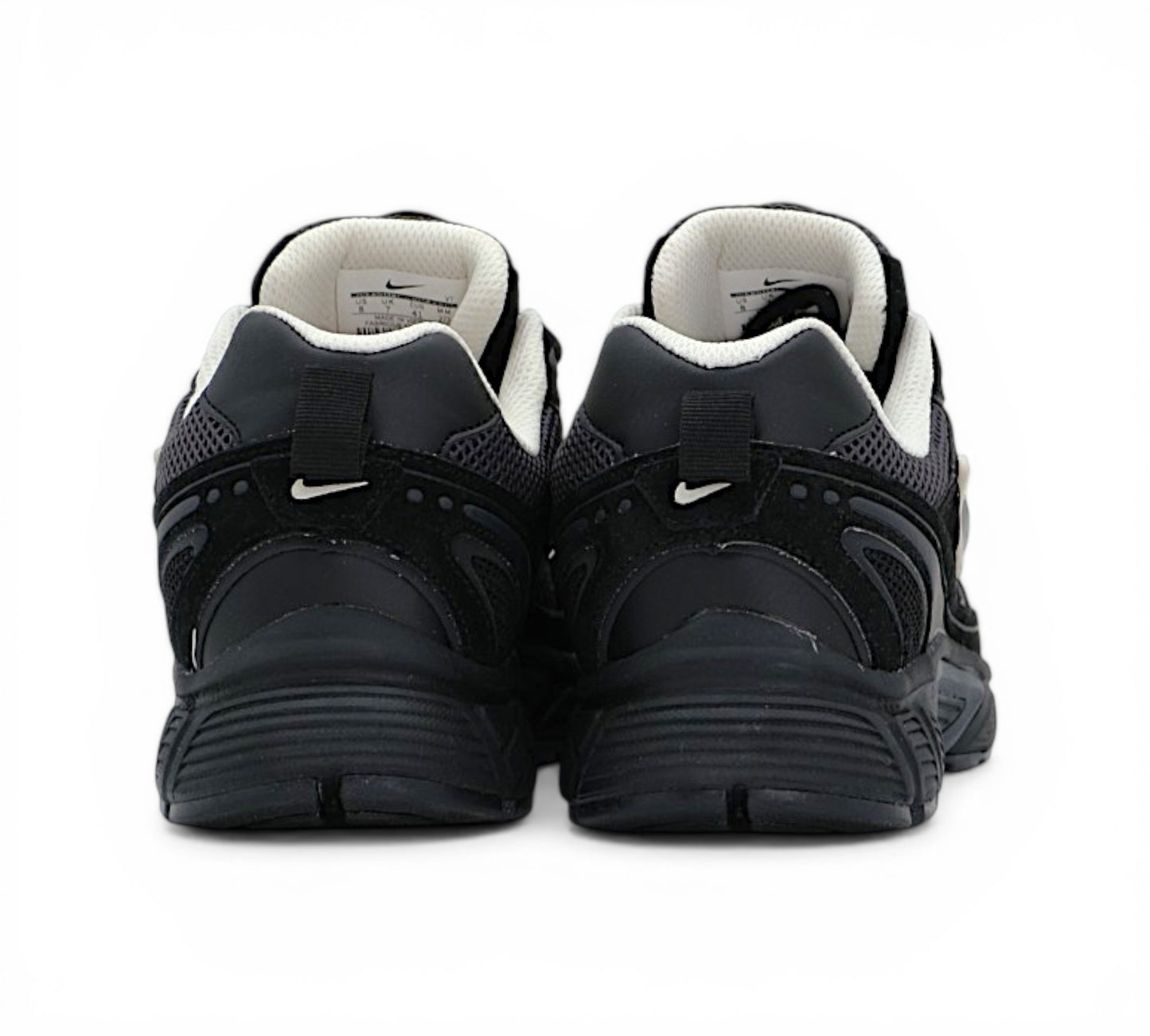 Кроссовки Nike V2K Run, черные, вид сбоку