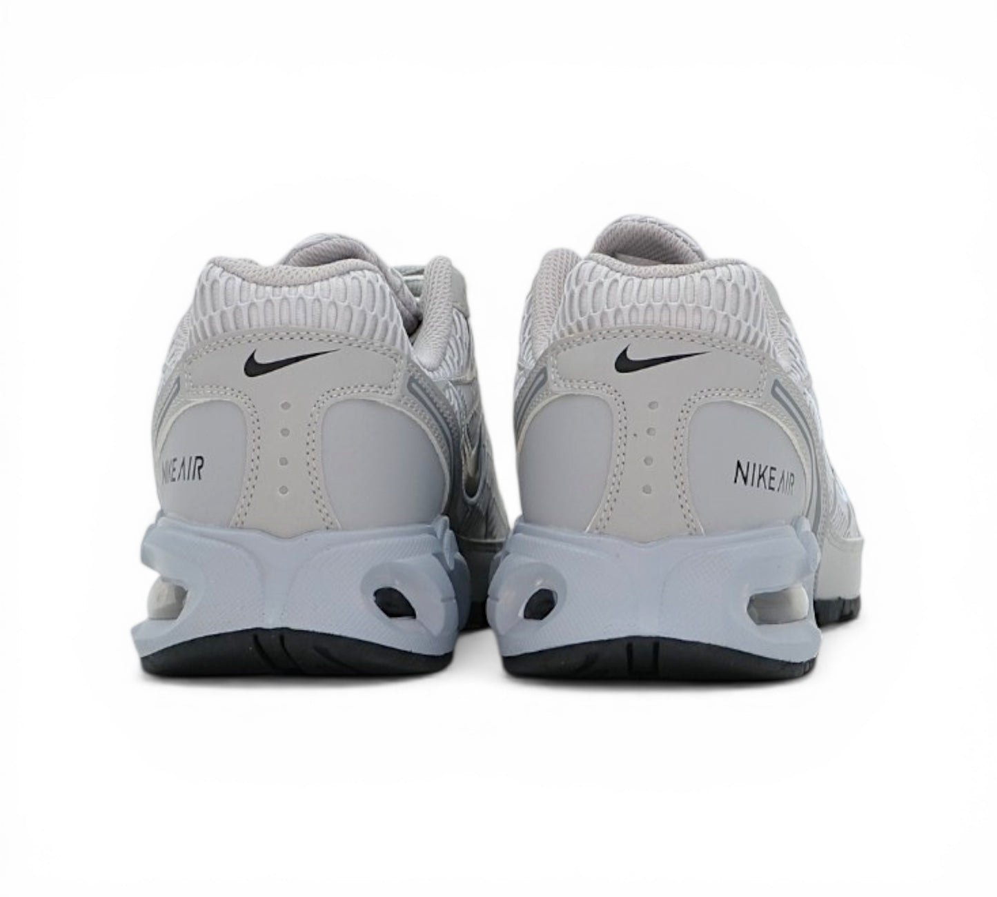 Кроссовки Nike Air Max Torch 4, серебристые, вид сбоку