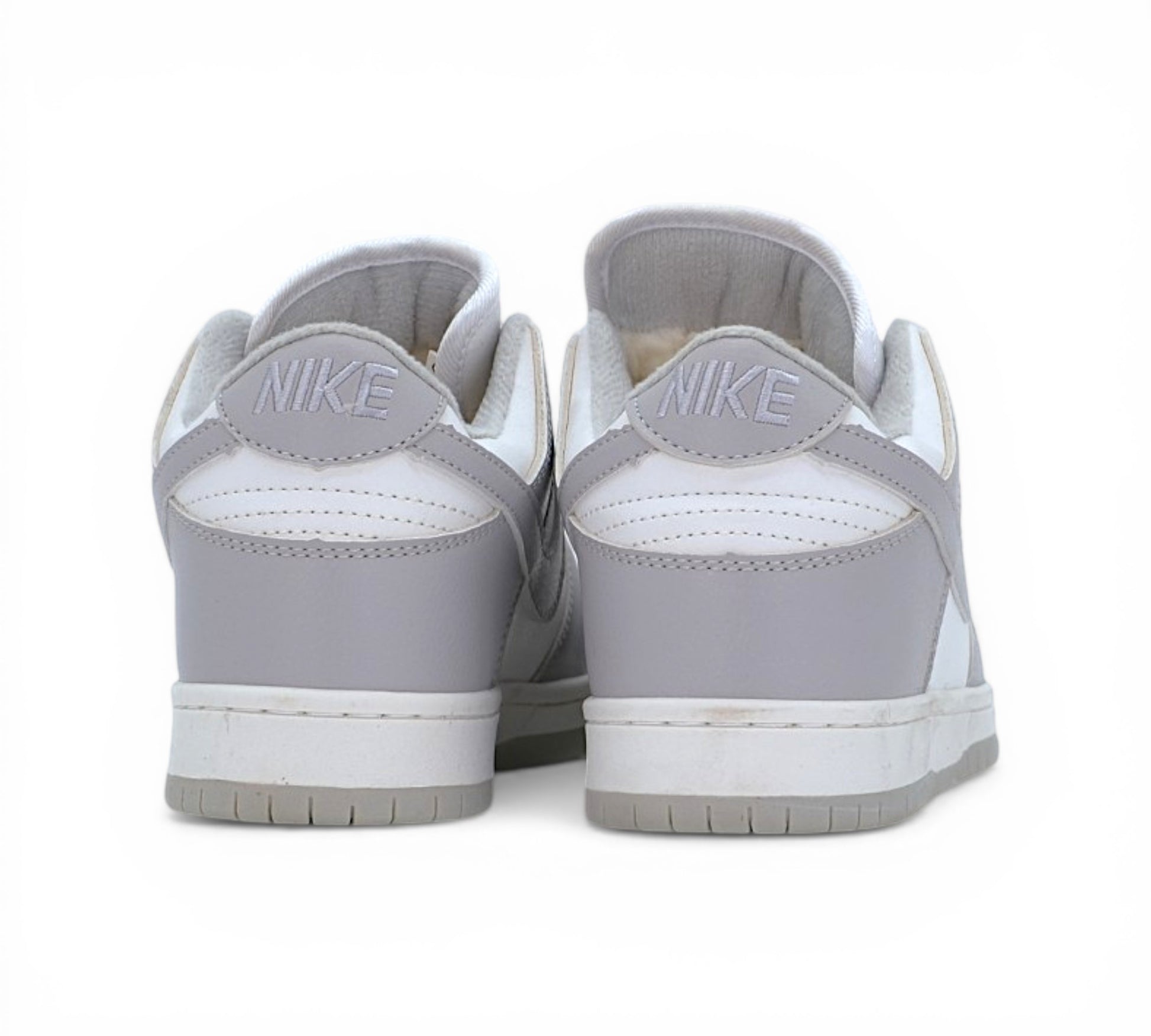Кроссовки Nike Dunk Mid, бело-серые, вид сбоку