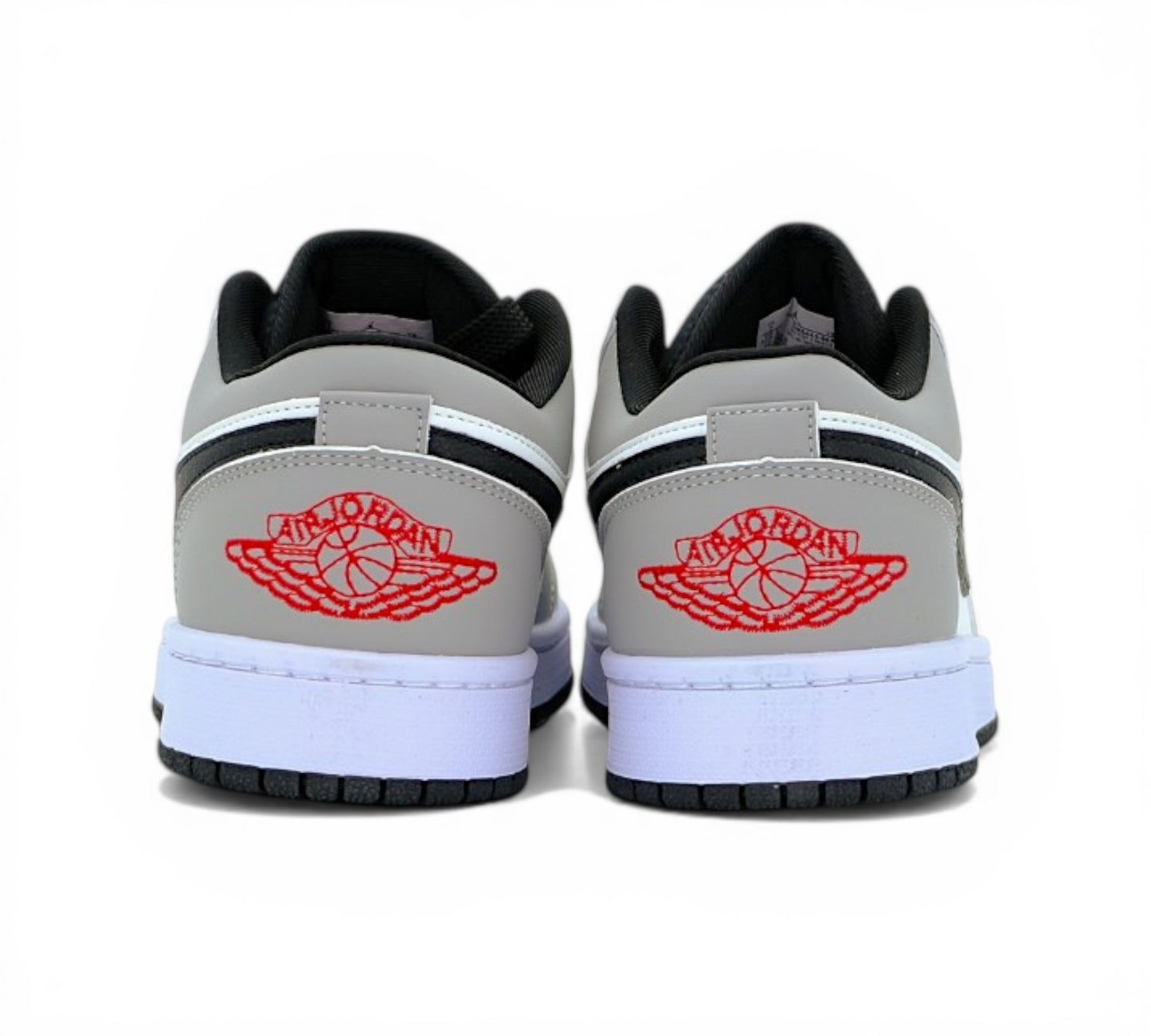 Кроссовки Jordan Air Jordan 1 Low серые белые черные, вид сбоку