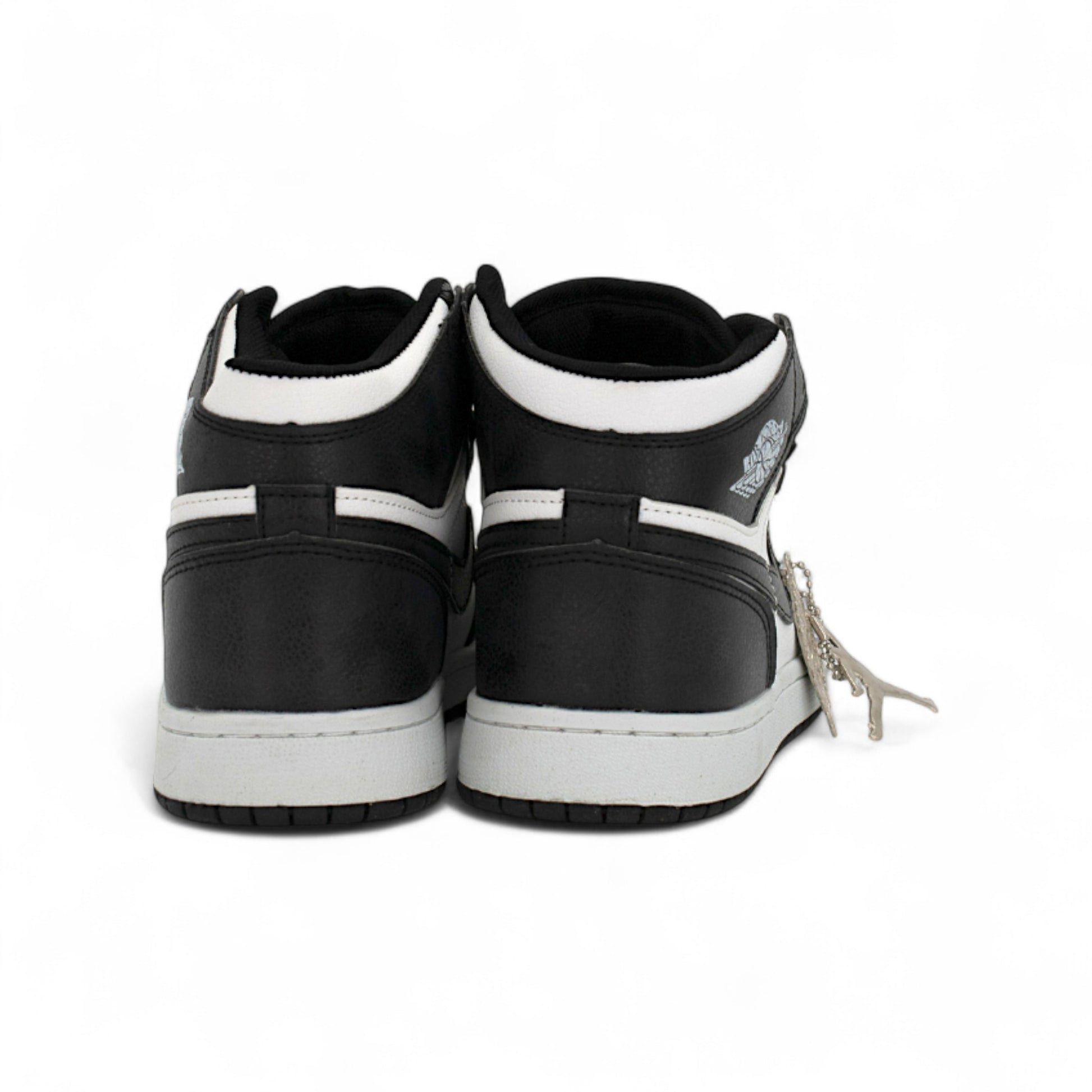 Air Jordan 1 Mid "Panda" — купить кроссовки Nike в Алматы фото 4 | GAMEOVERSHOP