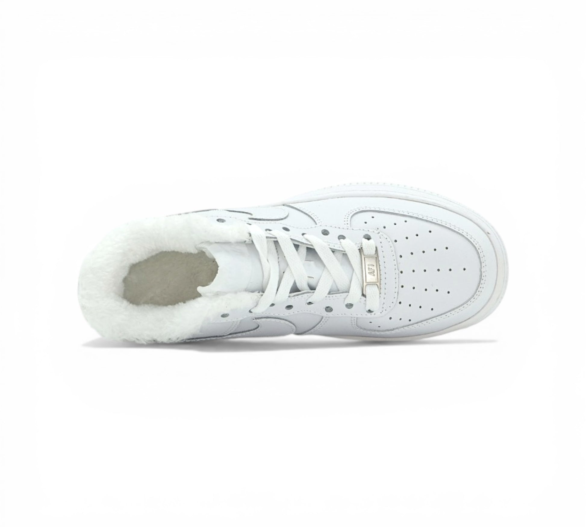 Кроссовки Nike Air Force 1 белые с мехом вид сбоку