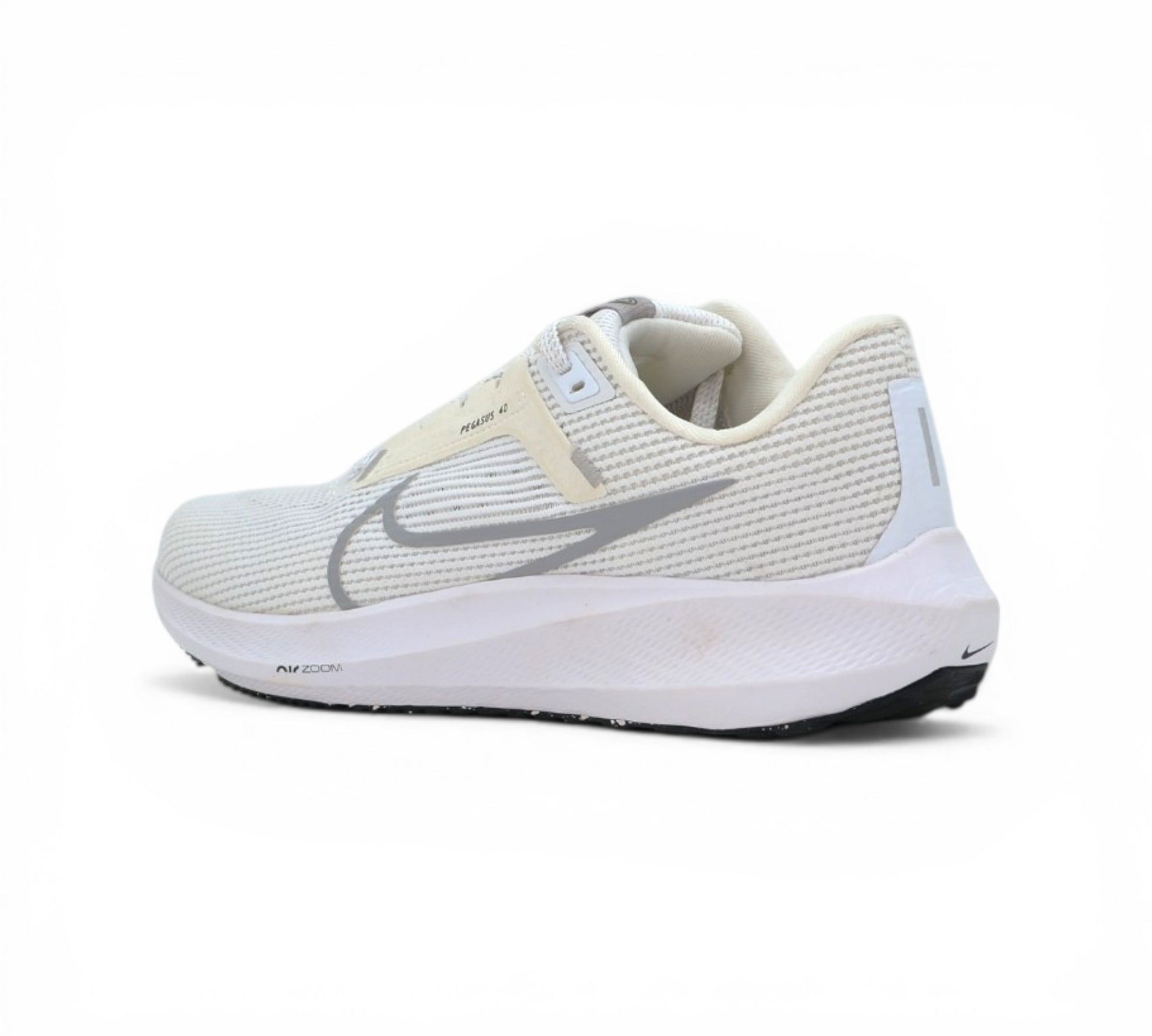Кроссовки Nike Air Zoom Pegasus 40, белые, вид сбоку