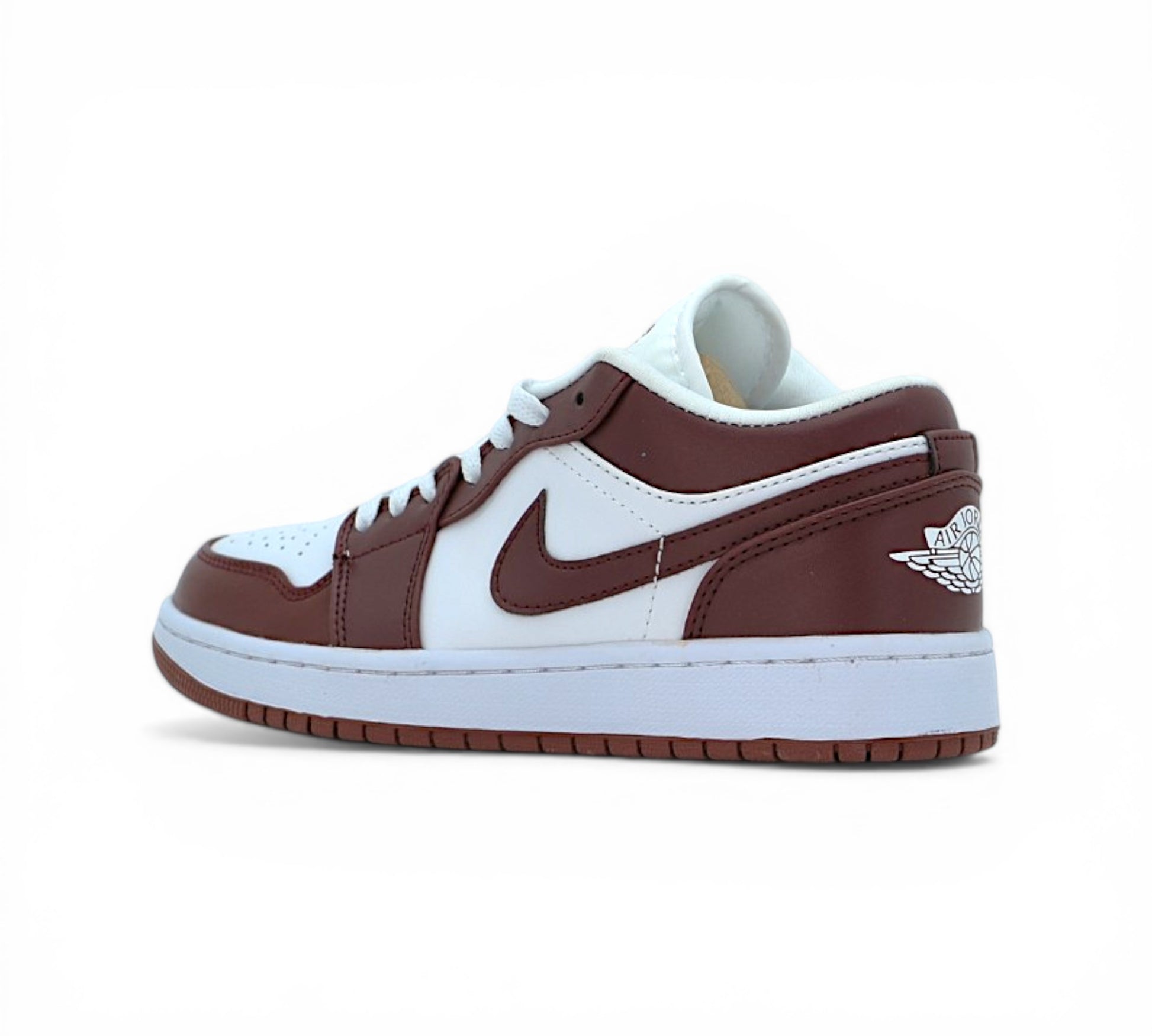 Кроссовки Nike Air Jordan, бело-бордовые, боковой ракурс
