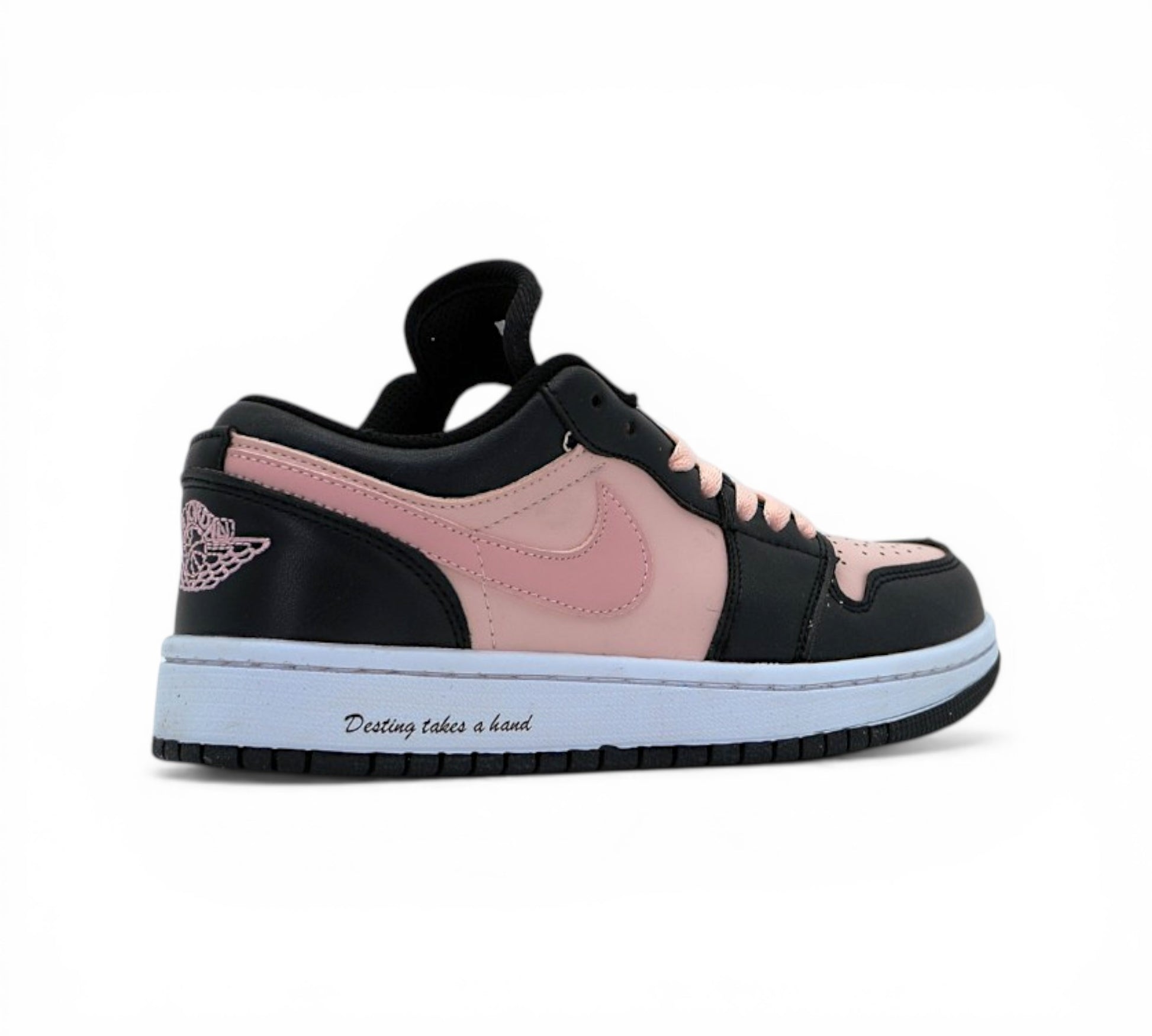 Кроссовки Jordan 1 Low, розовые с чёрным, вид сбоку