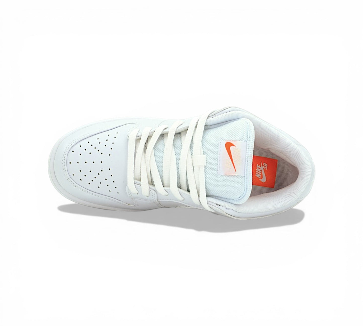 Кроссовки Nike Dunk Low, белые, вид сбоку