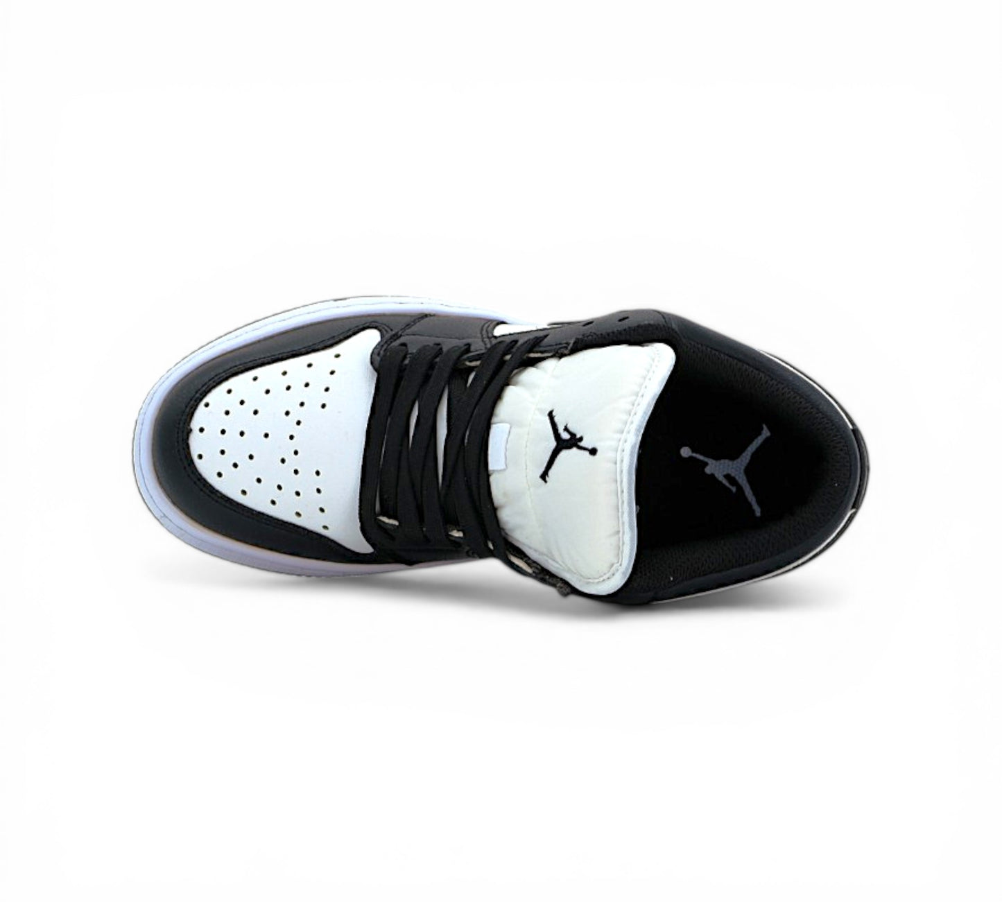 Кроссовки Nike Air Jordan 1 Low чёрно-белые, вид сбоку