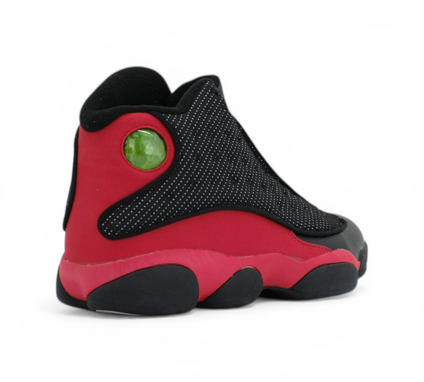 Кроссовки Nike Air Jordan 13, чёрно-красные, вид сбоку