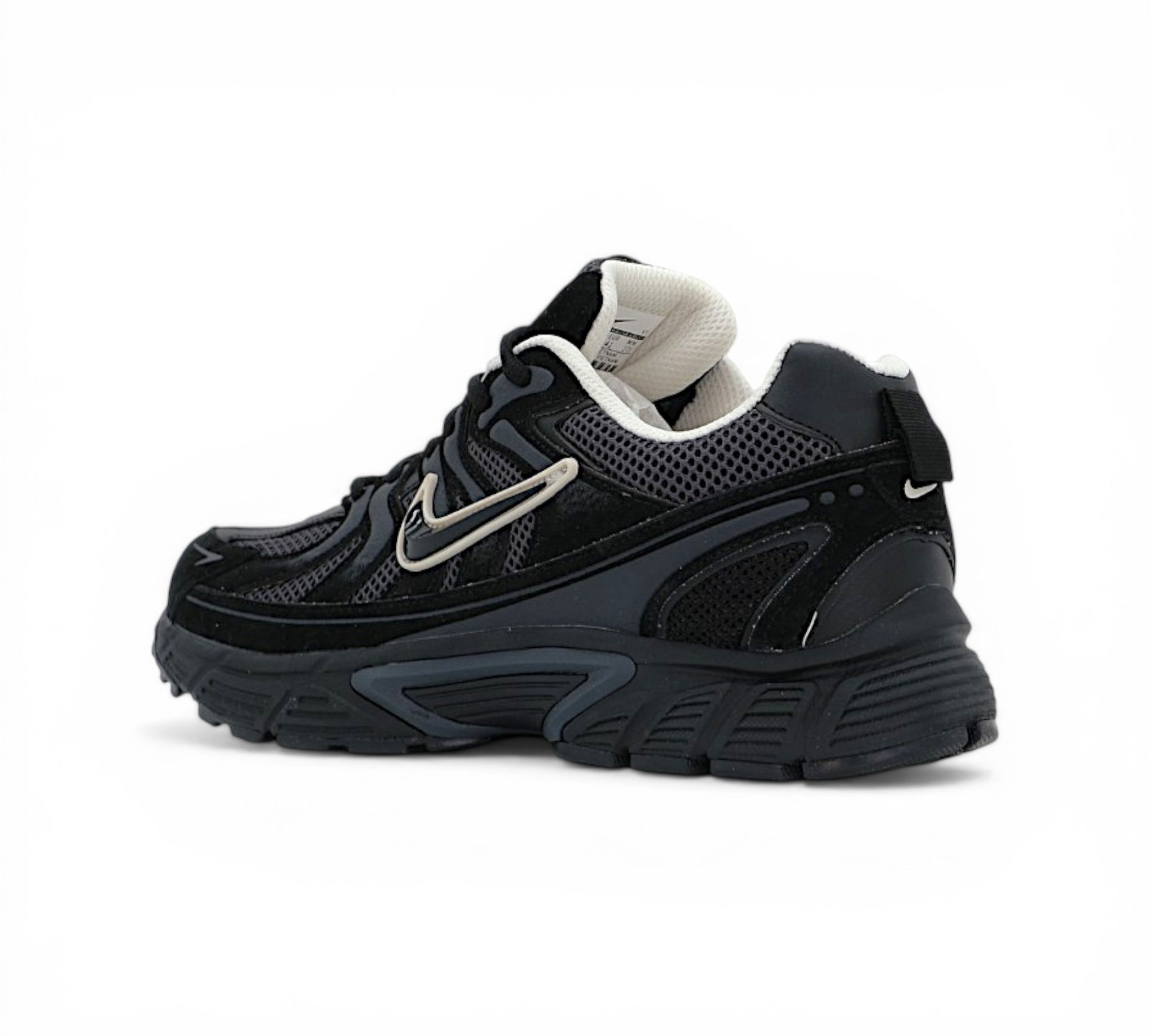 Кроссовки Nike V2K Run, черные, вид сбоку