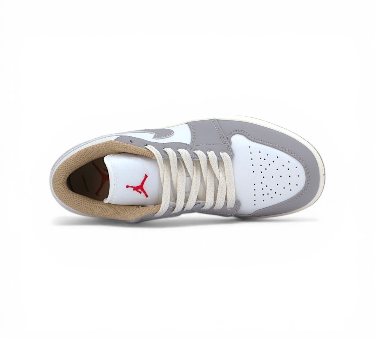 Низкие кроссовки Nike Air Jordan 1 Low, белые с серыми вставками, вид сбоку