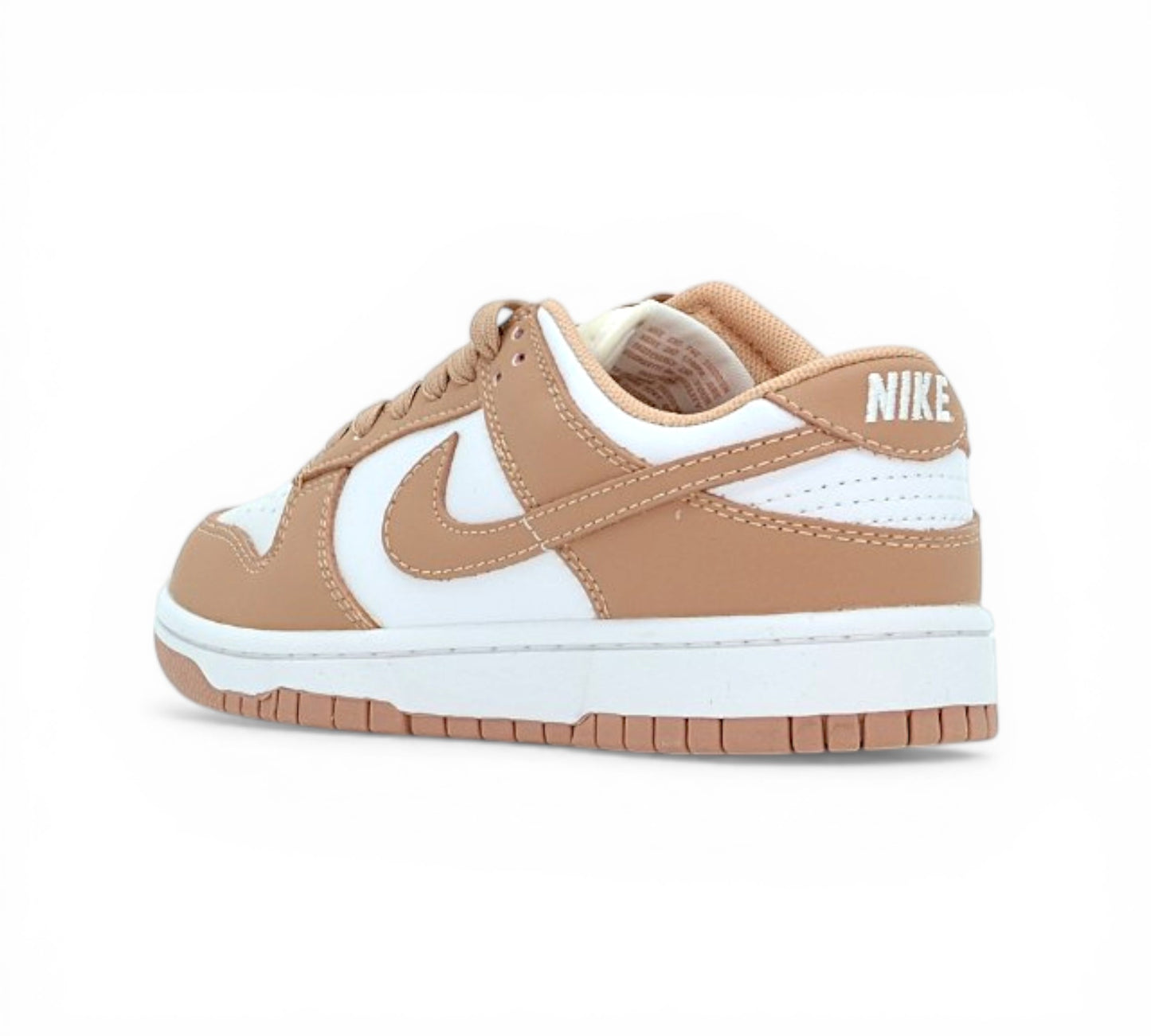 Кроссовки Nike Dunk Low, бежевые с белым, вид сбоку