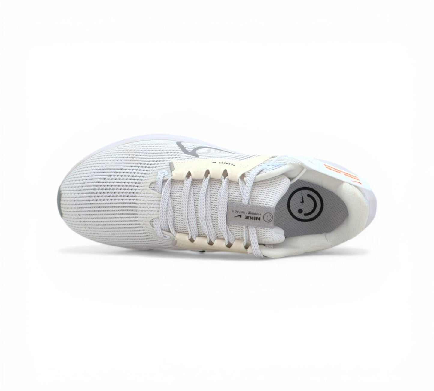 Кроссовки Nike Air Zoom Pegasus 40, белые, вид сбоку