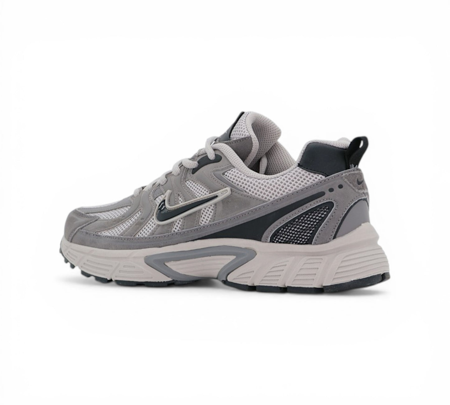 Кроссовки Nike V2K Run серые, вид сбоку
