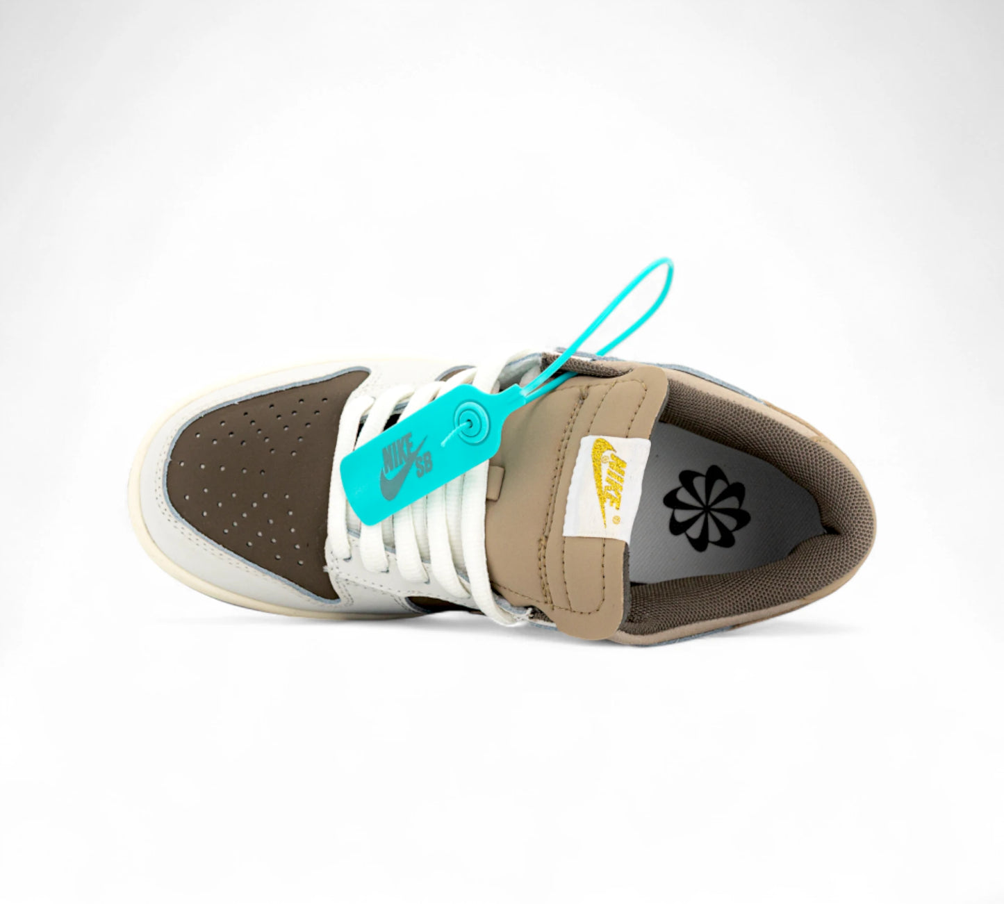 Otomo Katsuhiro X Nike SB Dunk Low Beige Brown Г